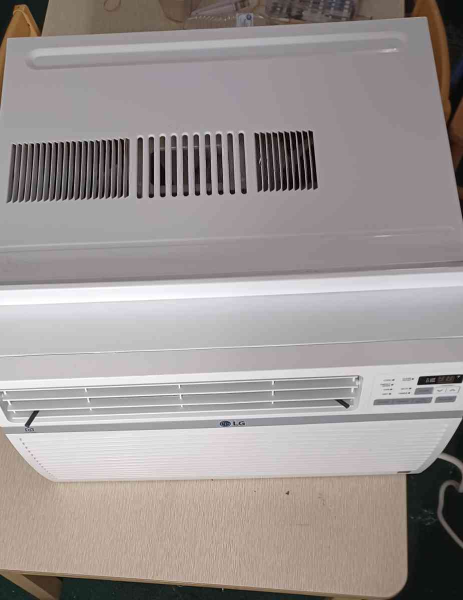 12000 BTU Air Conditioner - Merced, California - FleaMarketBay