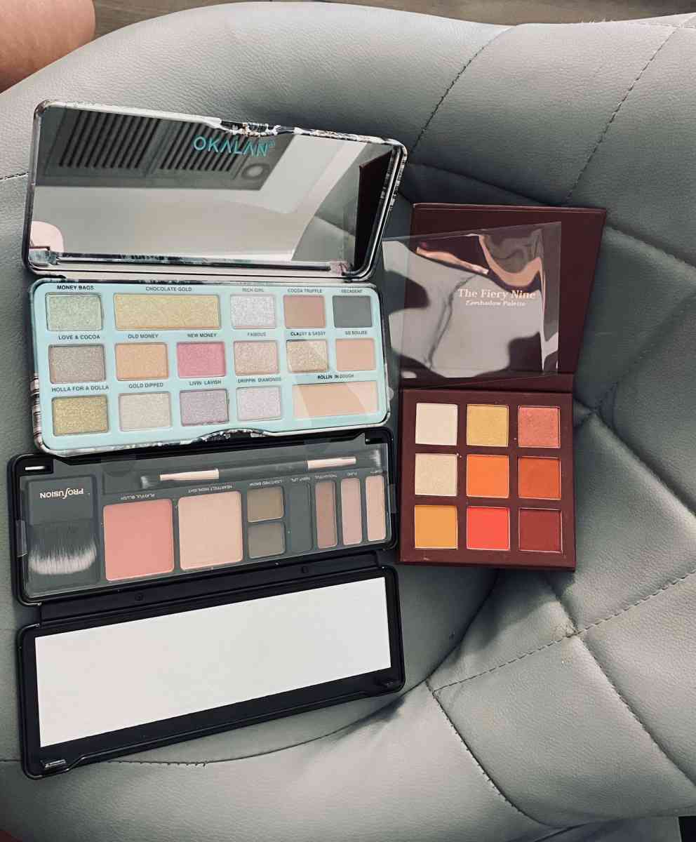 make up - Hemet, California - FleaMarketBay