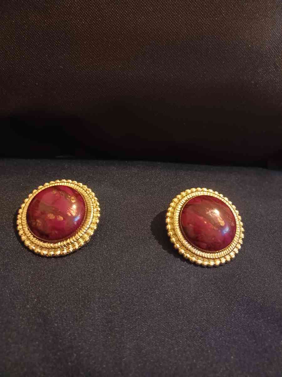 jewelry and earrings and a park lane bangle bracelet - Oxford, Mississippi - FleaMarketBay