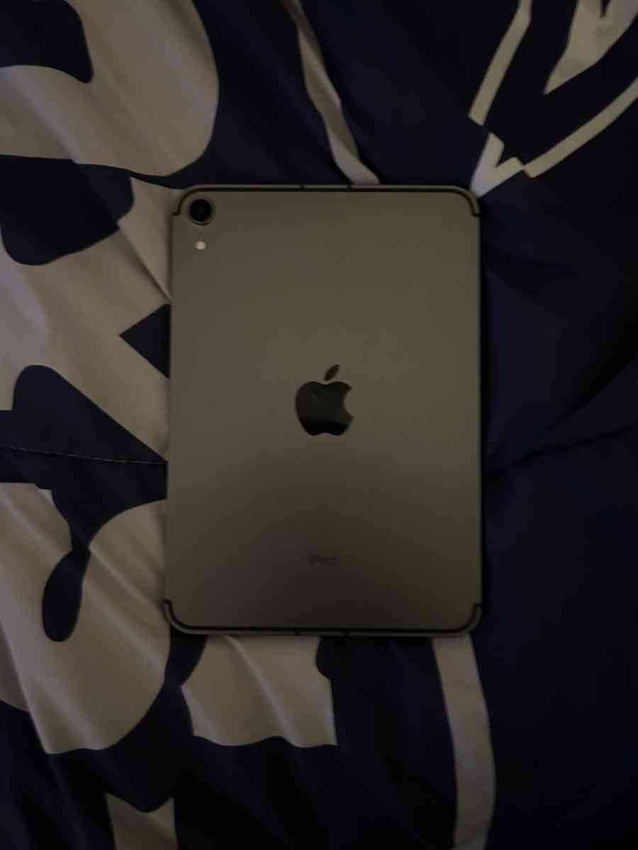 iPad mini 10 gen 256gb with keyboard - Dallas, Texas - FleaMarketBay