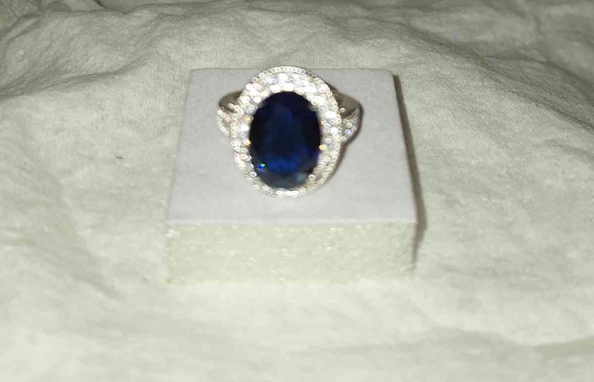 sapphire ring size 6  925 silver   New - Yulee, Florida - FleaMarketBay