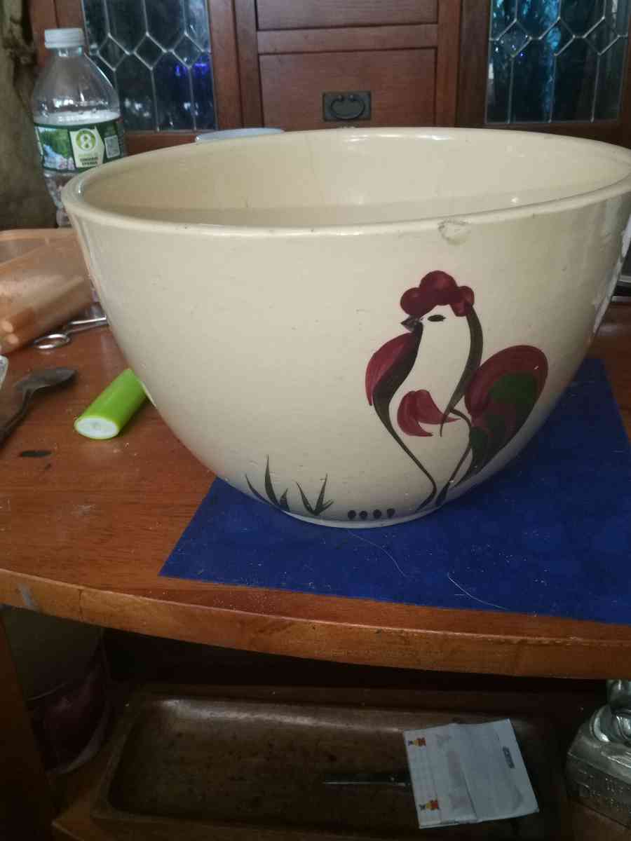 Watt Pottery Rooster Large mixing bowl - Pawtucket, Rhode Island - FleaMarketBay