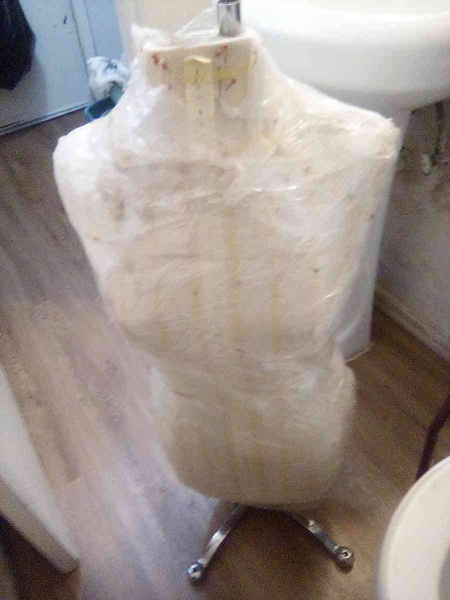 Female Dress Form Mannequin - Phoenix, Arizona - FleaMarketBay