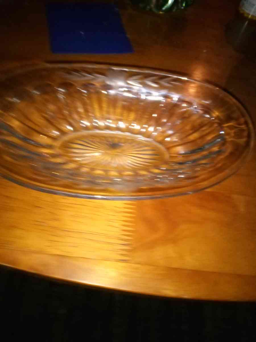 Pressed and copper wheel cut design oval bowl - Pawtucket, Rhode Island - FleaMarketBay