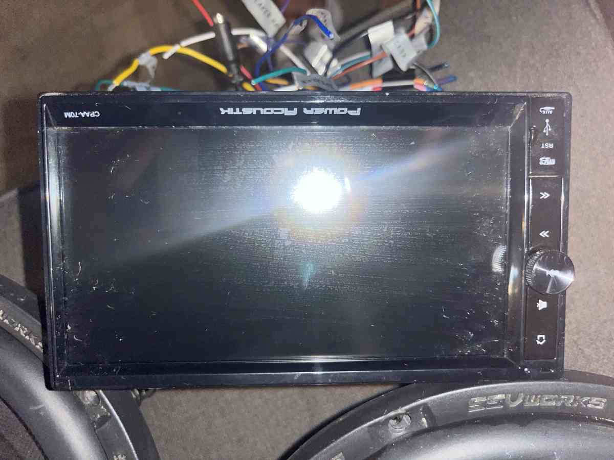 subwoofer and radio - Prince George, Virginia - FleaMarketBay