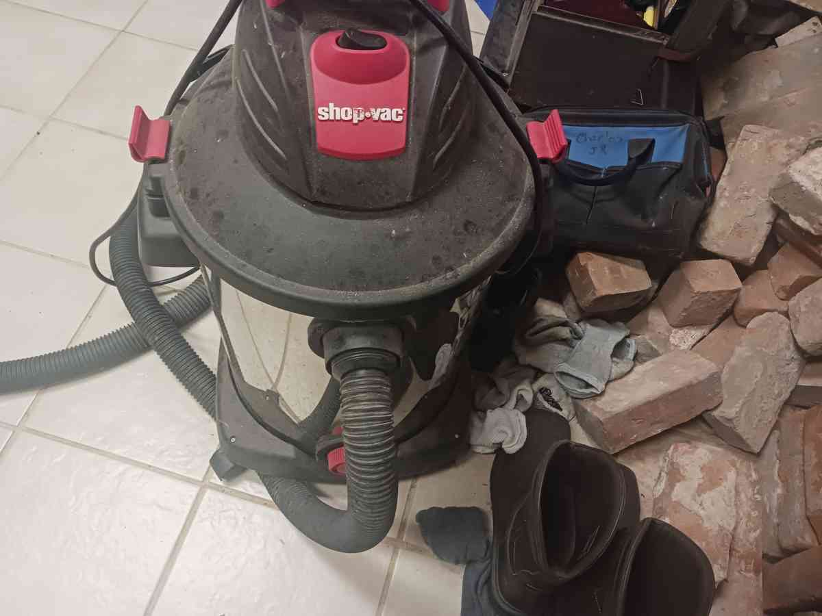 Xbox One S Ps4 four controllers all games Marshall Amp - New Orleans, Louisiana - FleaMarketBay