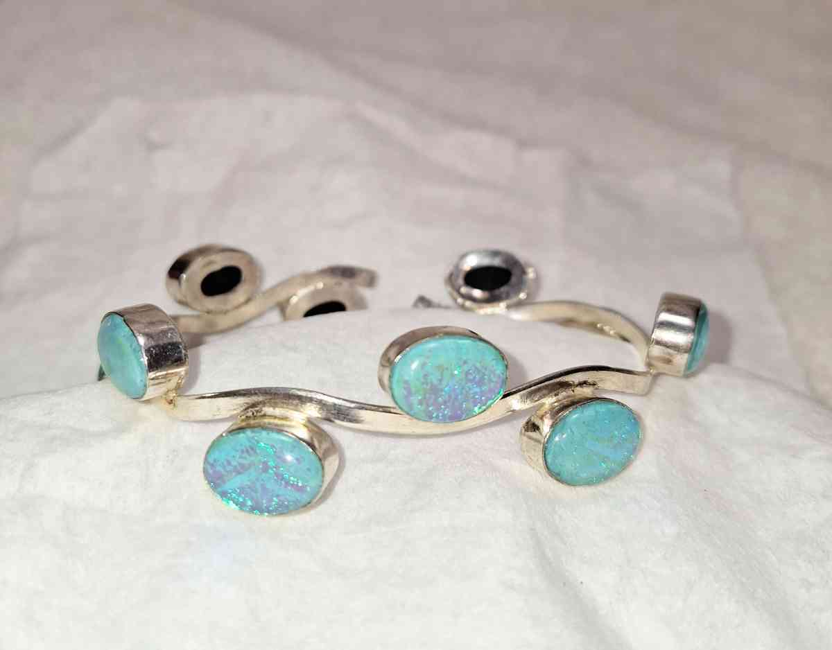fire opals cuff bracelet  925 silver new - Yulee, Florida - FleaMarketBay