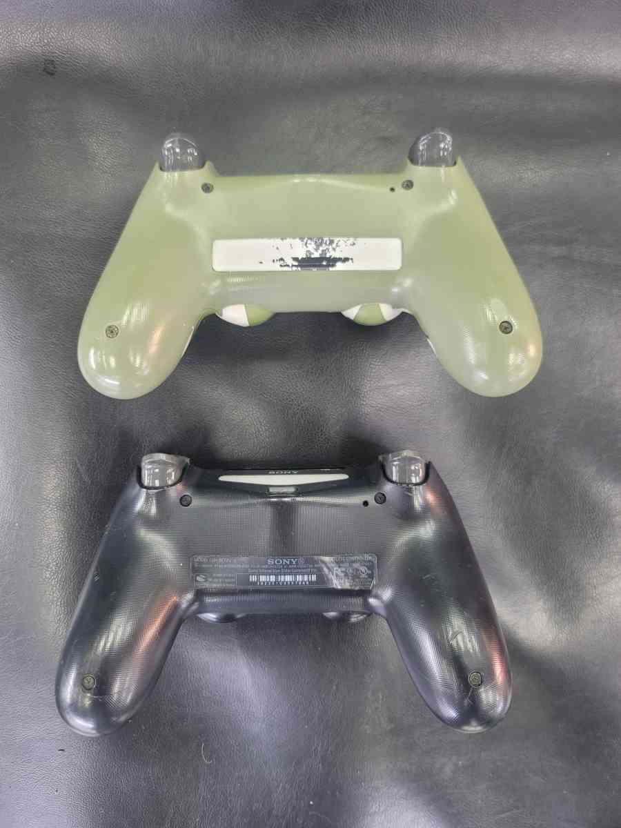 Playstation 4 Pro PS4 1TB W Cable  Two Controller Set - Bronx, New York - FleaMarketBay