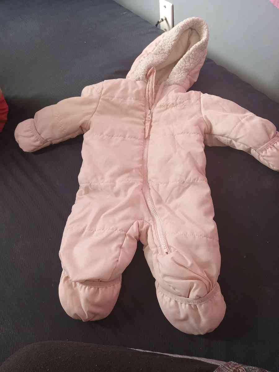 girl baby clothes - Columbus, Ohio - FleaMarketBay