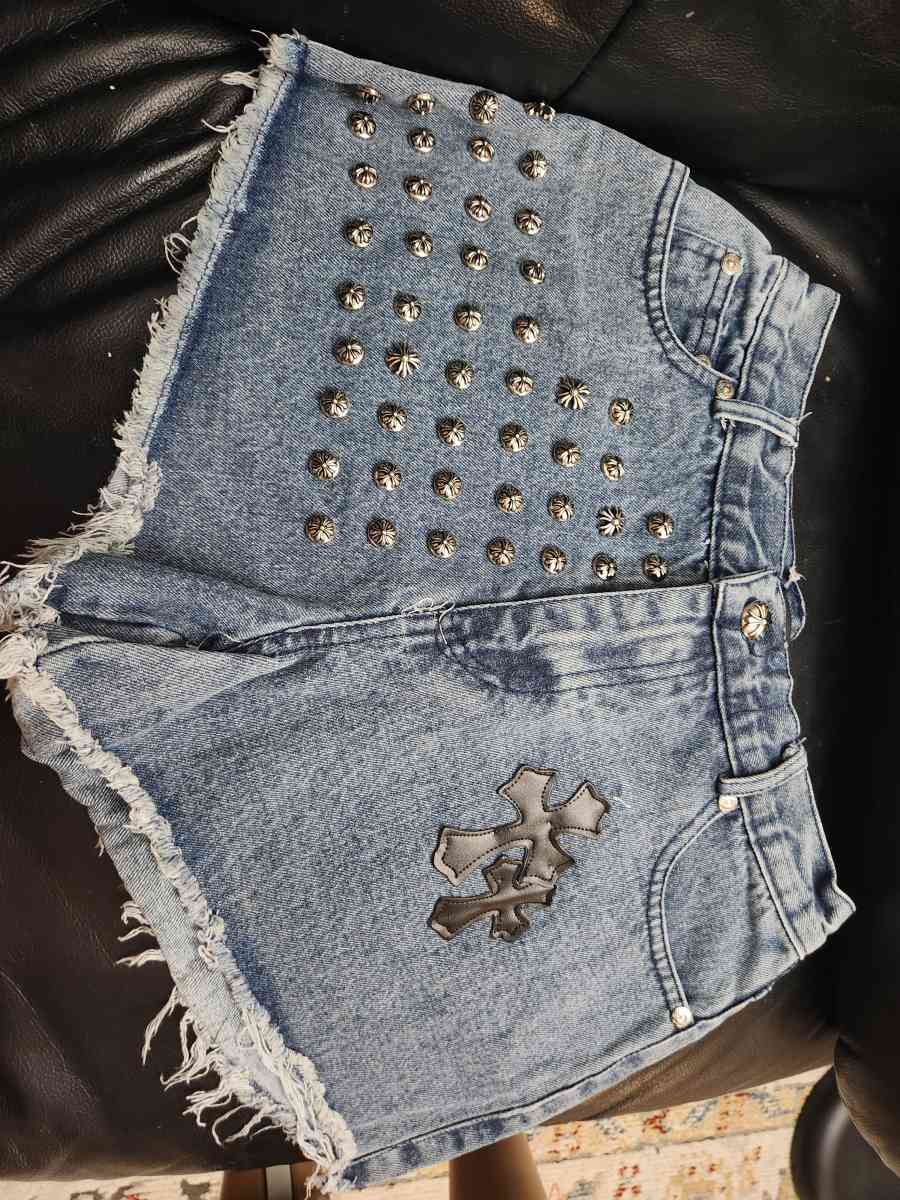 Chrome shorts medium - Mission Viejo, California - FleaMarketBay