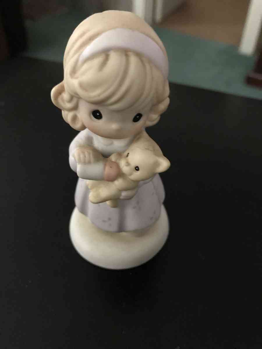 girl holding a kitty - Toledo, Ohio