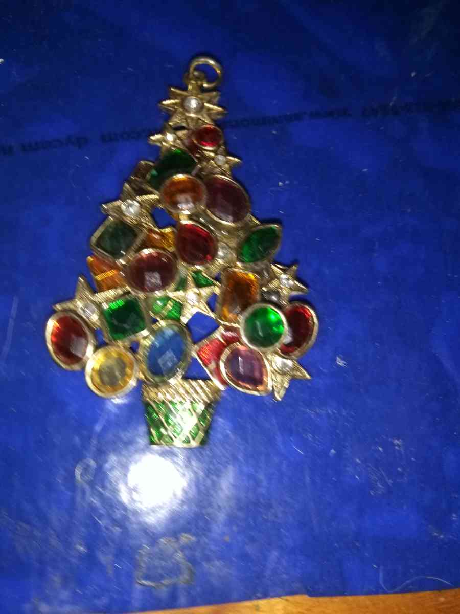 Vintage Christmas tree pendant - Pawtucket, Rhode Island