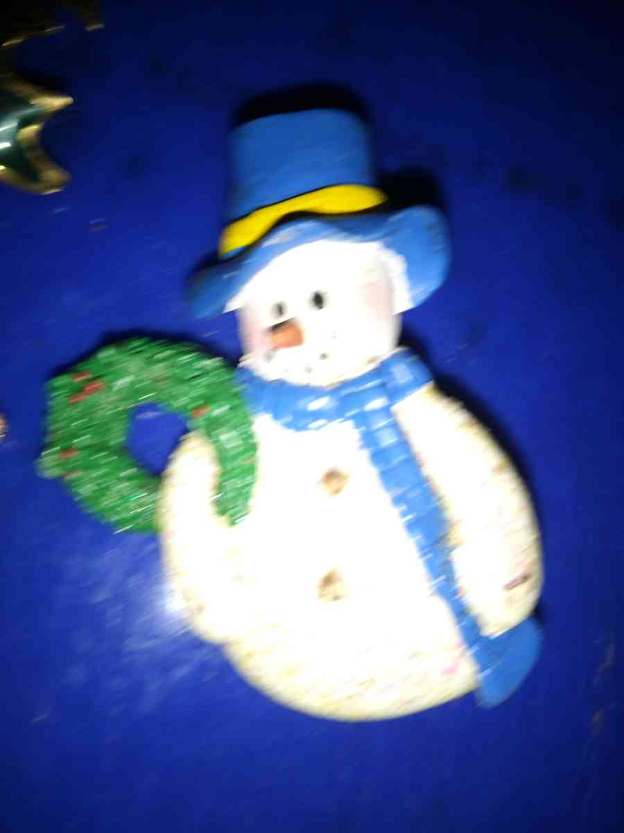 4 Christmas pins - Pawtucket, Rhode Island - FleaMarketBay