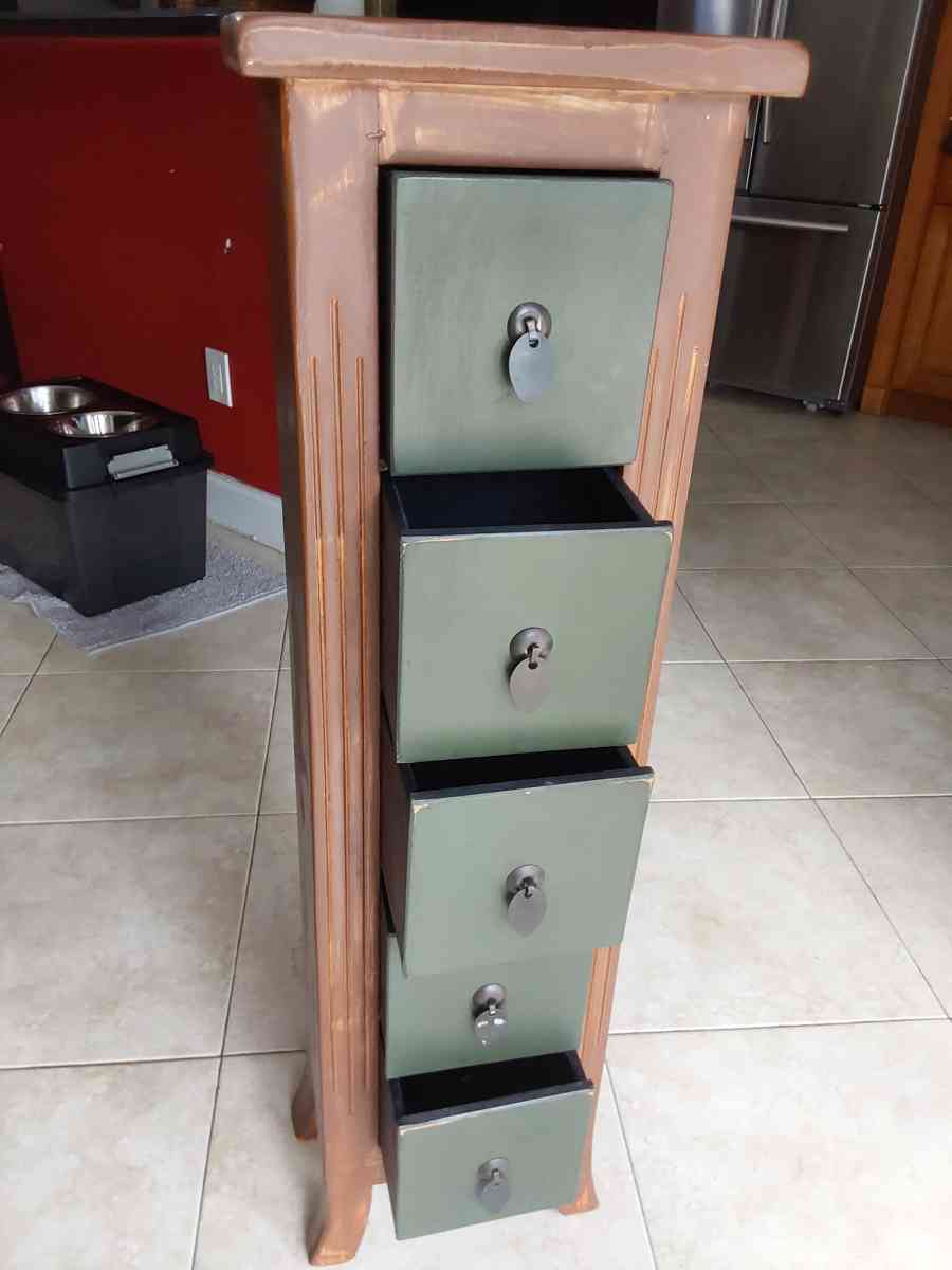 jewelry cabinet - Fort Lauderdale, Florida - FleaMarketBay