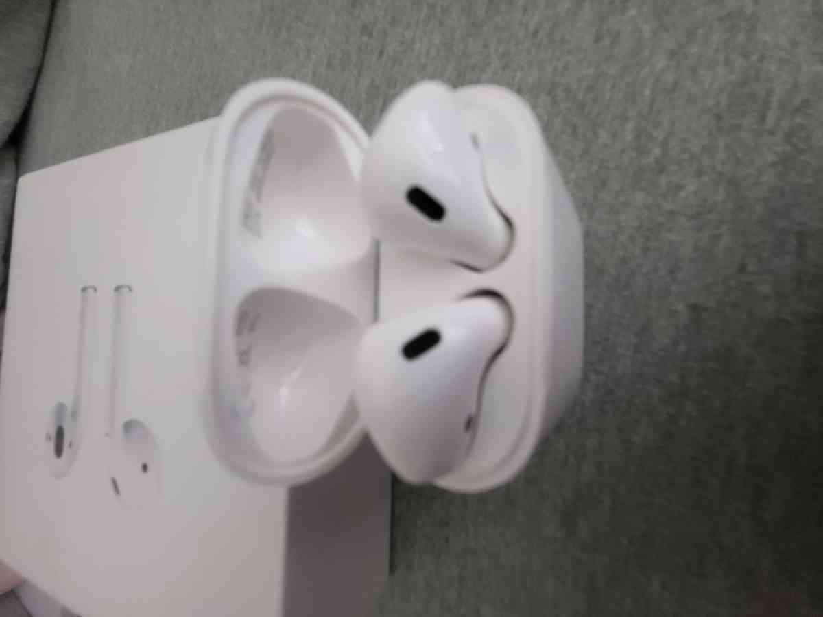 Apple airpods Gen 2 - Tucson, Arizona - FleaMarketBay