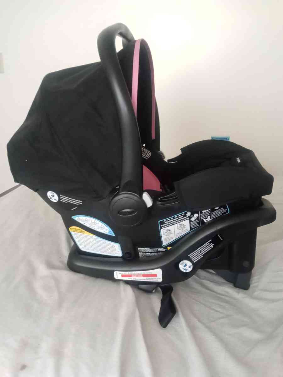 infant car seat - Painesville, Ohio - FleaMarketBay