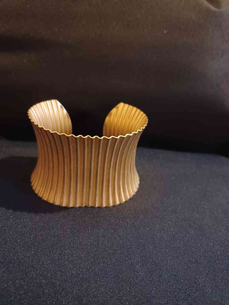 jewelry and earrings and a park lane bangle bracelet - Oxford, Mississippi - FleaMarketBay