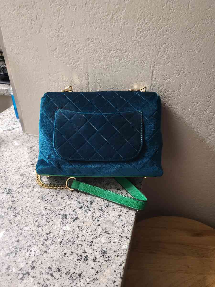 small shoulder Bag - Tucson, Arizona - FleaMarketBay