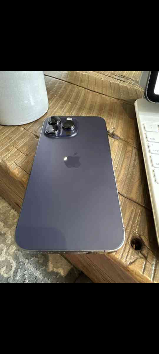 I phone 14 pro max unlocked deep purple - Altamonte Springs, Florida - FleaMarketBay