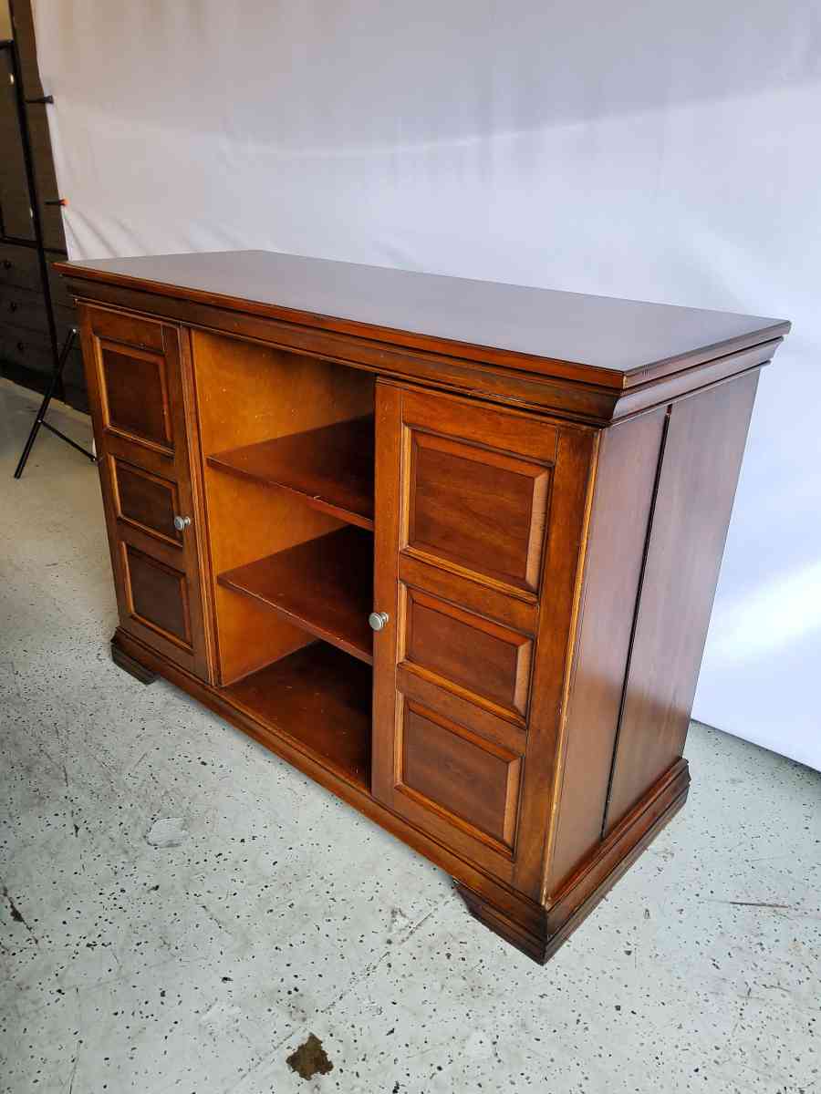 Cabinet Hutch - Garden Grove, California - FleaMarketBay