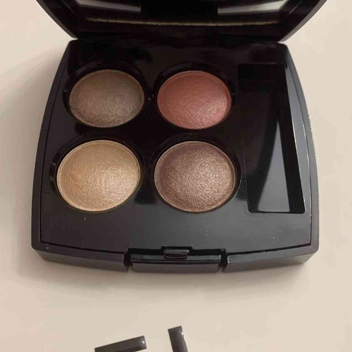 Chanel eyeshadow 4 color  302 - Colleyville, Texas - FleaMarketBay