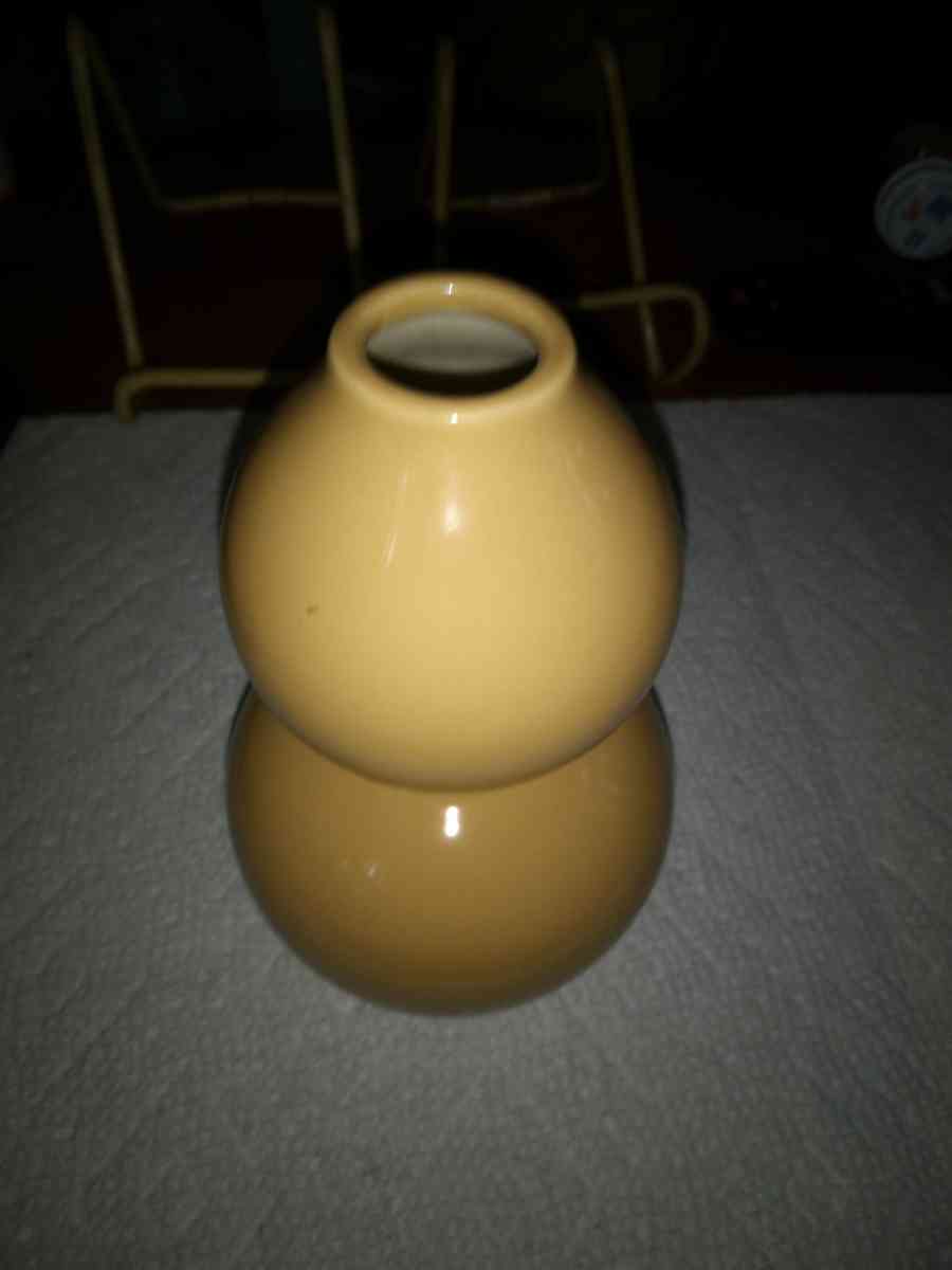 Dennis East Gourd Vase - Pawtucket, Rhode Island - FleaMarketBay