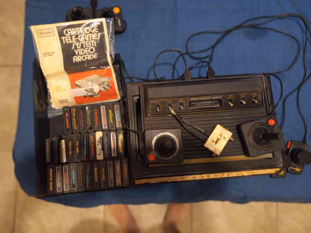 Atari 2600 with 30 games - Holiday, Florida