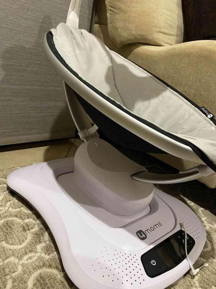 4 moms swing - Simi Valley, California - FleaMarketBay