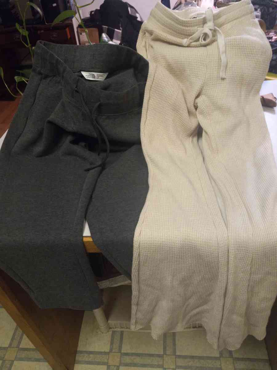 very trendy fashionable accents to any attire - Fairbanks, Alaska - FleaMarketBay