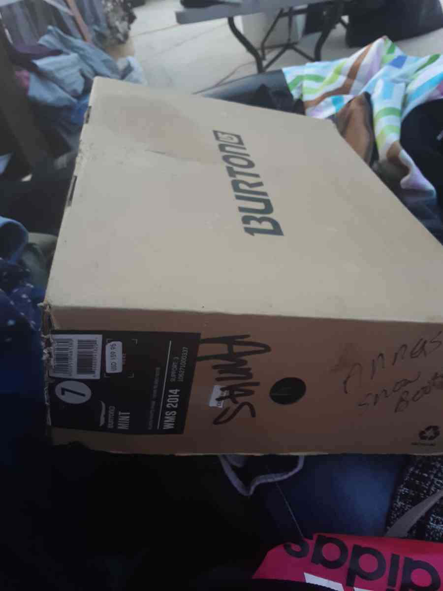 clothing - Riverbank, California - FleaMarketBay