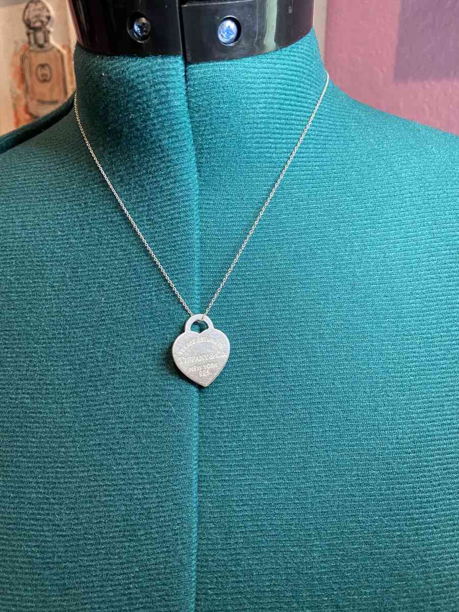 authentic Tiffany and Co necklace - Sarasota, Florida - FleaMarketBay