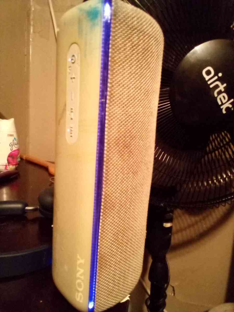 Sony wireless speaker model number SRSXB32 - San Bernardino, California - FleaMarketBay