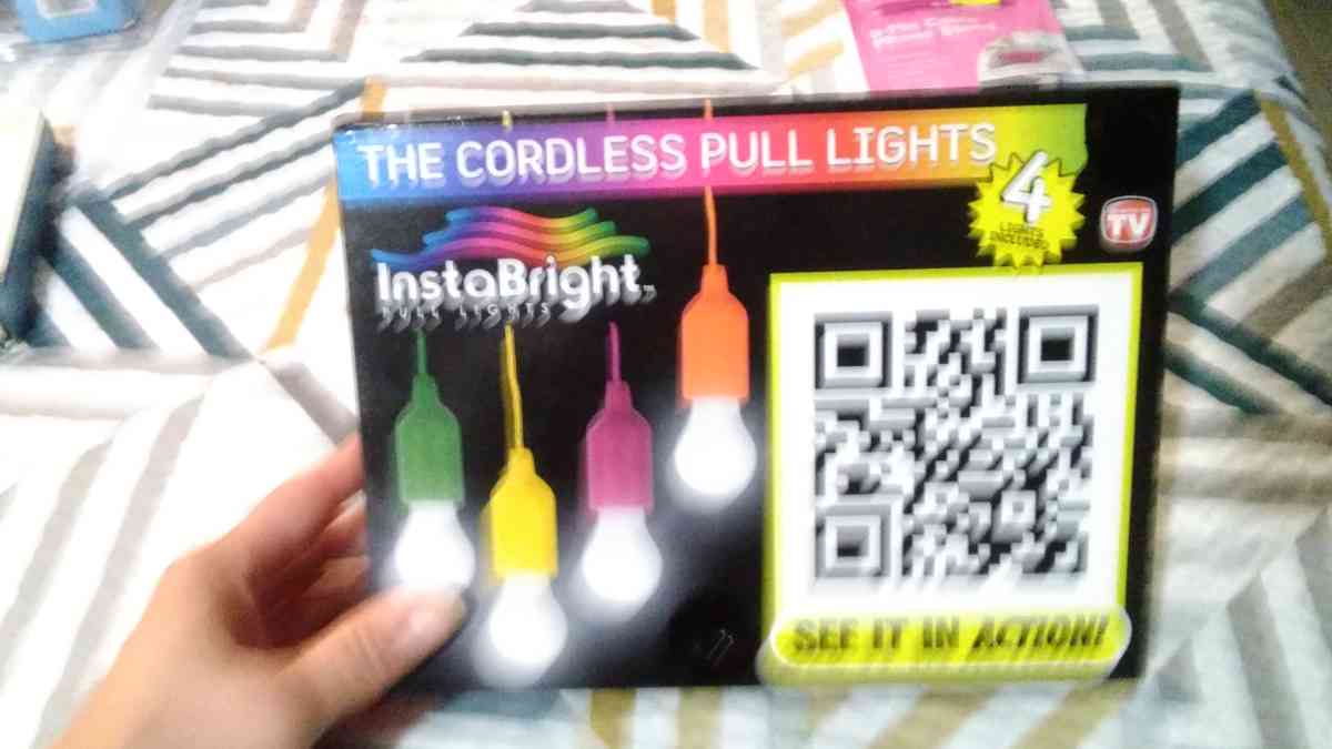 the cordless pull lights - Branson, Missouri - FleaMarketBay