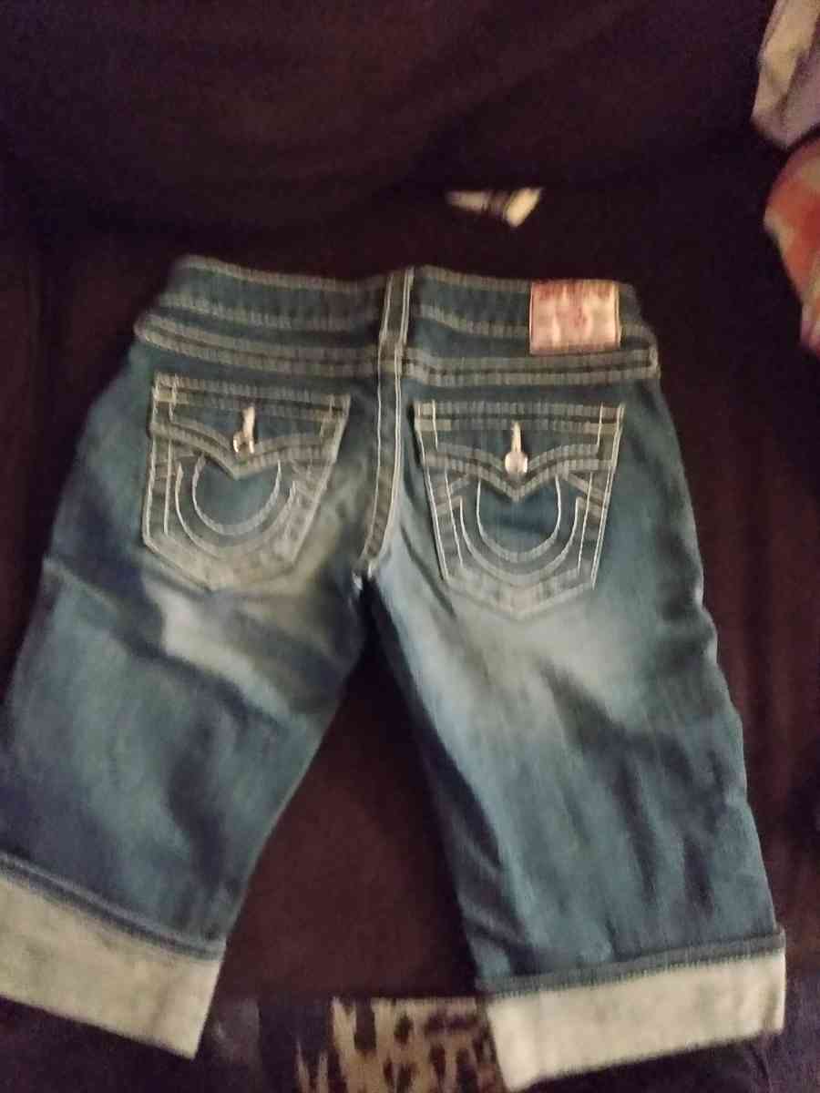 TRUE RELIGION WOMANS JEANS - Mill Creek, Washington - FleaMarketBay