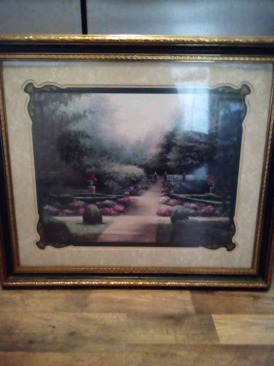 Julia Crainer Rose Bouquet portrait - Mc Minnville, Tennessee - FleaMarketBay