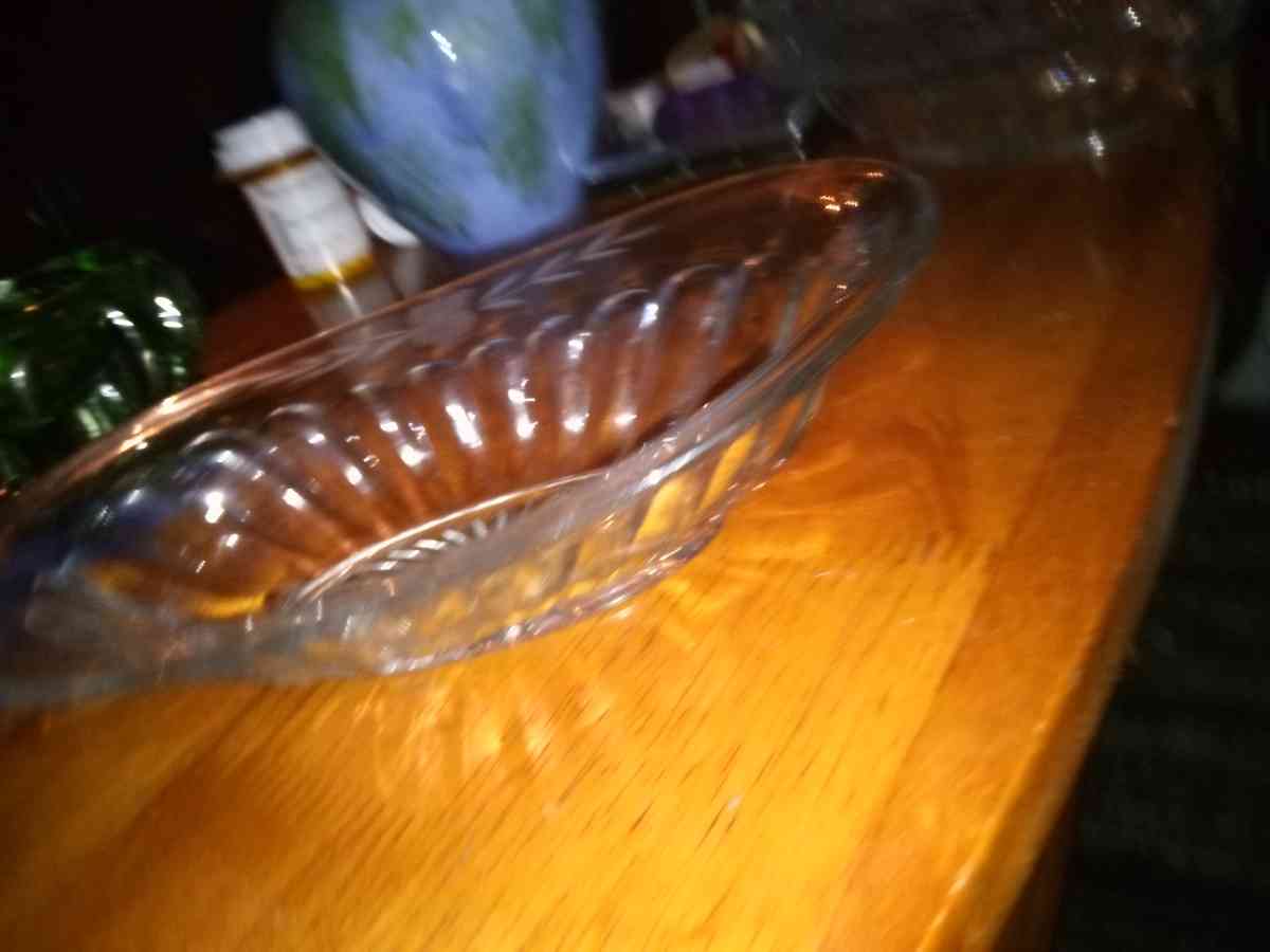 Pressed and copper wheel cut design oval bowl - Pawtucket, Rhode Island - FleaMarketBay