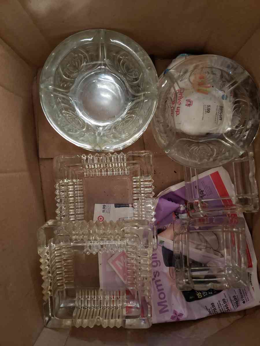 assorted glass ashtrays - Leesville, Louisiana