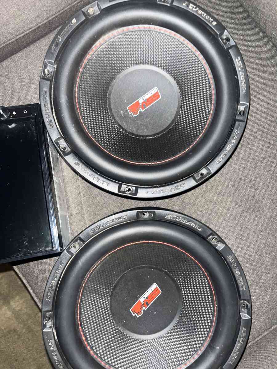 subwoofer and radio - Prince George, Virginia - FleaMarketBay