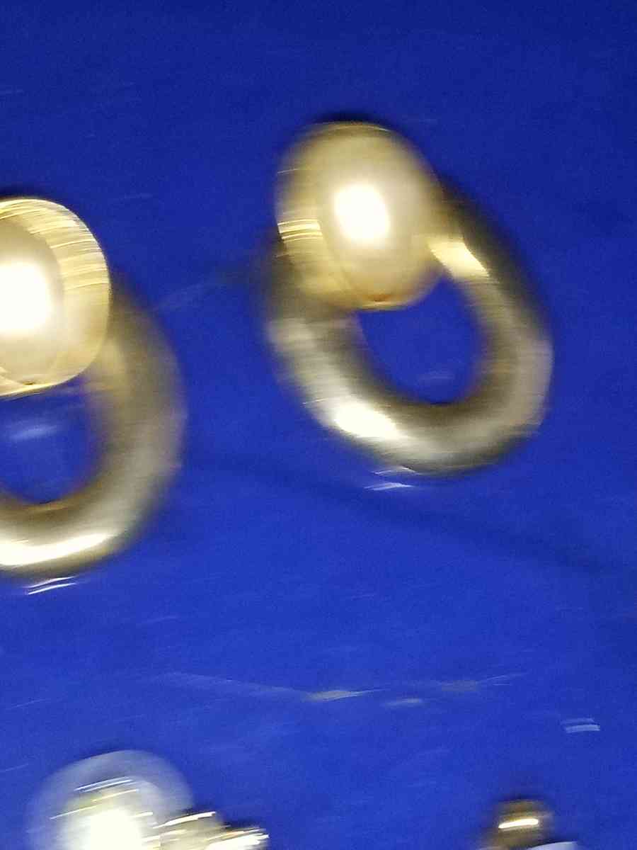 4 pairs Vintage pierced earrings - Pawtucket, Rhode Island - FleaMarketBay