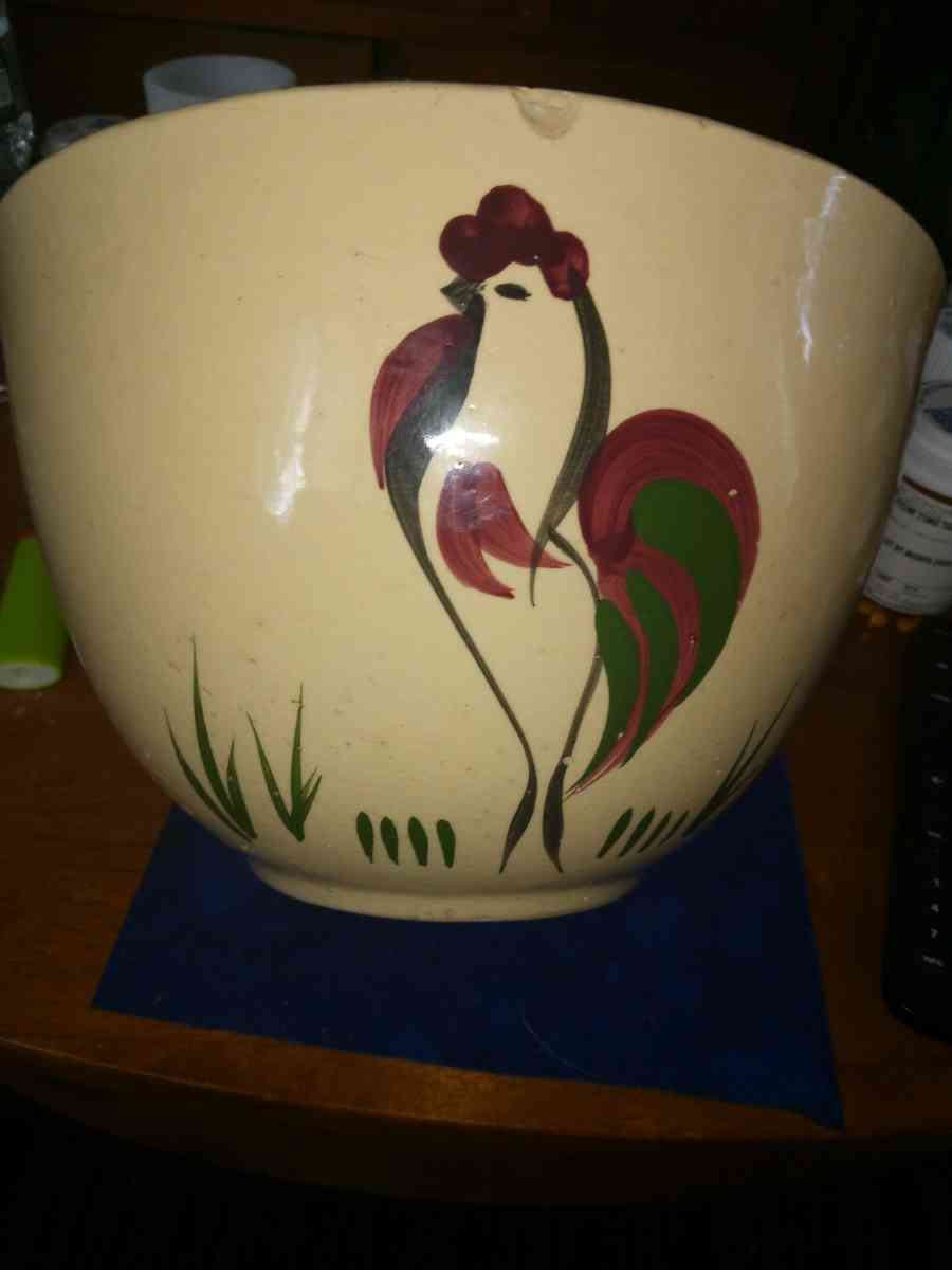 Watt Pottery Rooster Large mixing bowl - Pawtucket, Rhode Island