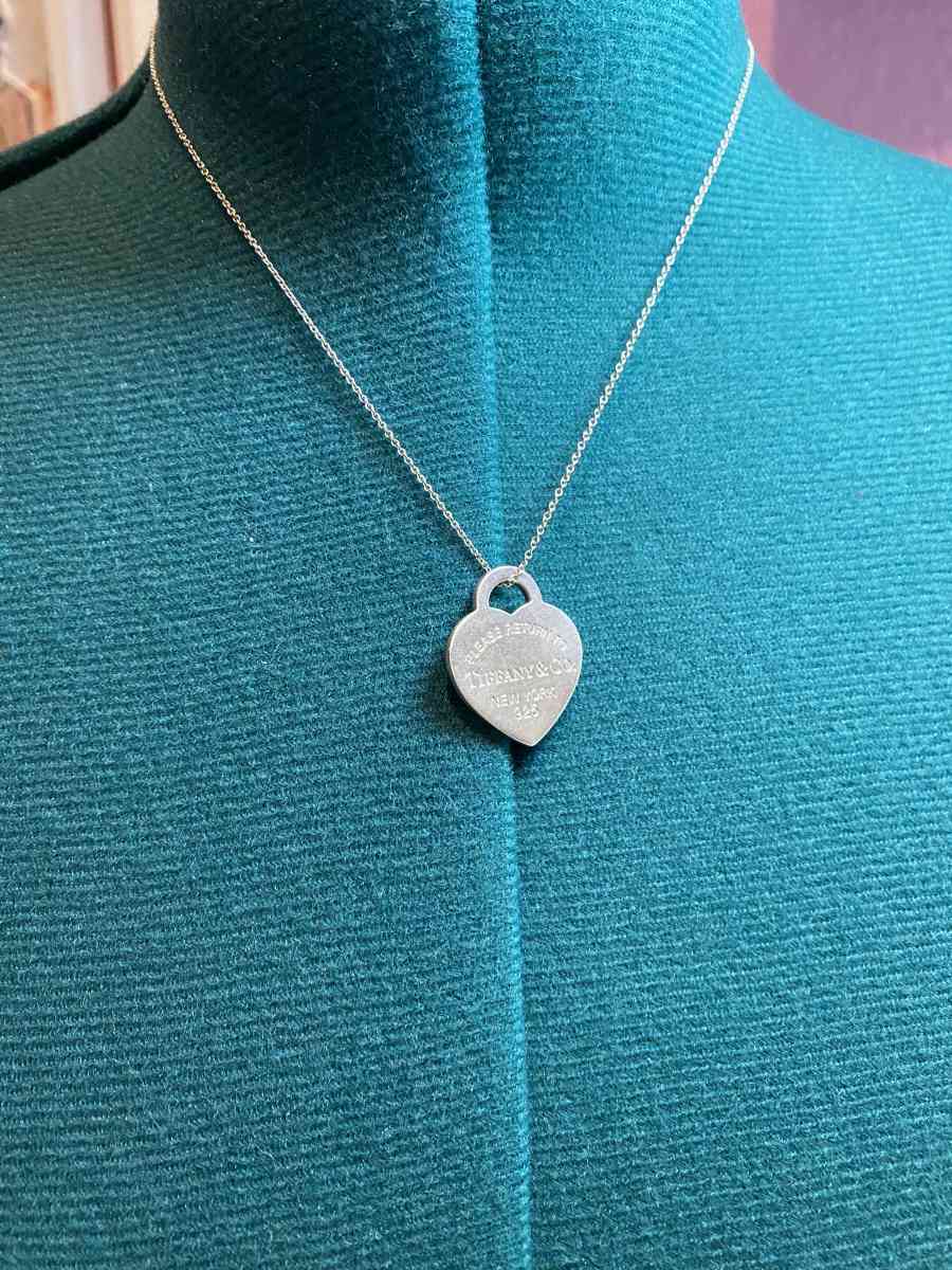 authentic Tiffany and Co necklace - Sarasota, Florida - FleaMarketBay