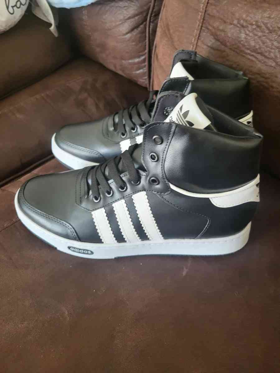 mens sneakers size 42 - Tucson, Arizona