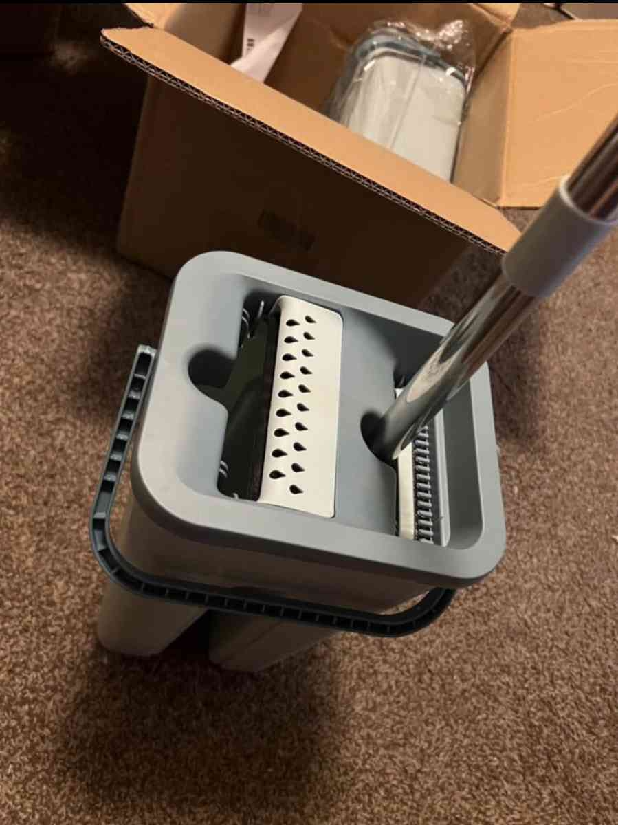 Mop and Bucket Set - Atlantic City, New Jersey - FleaMarketBay