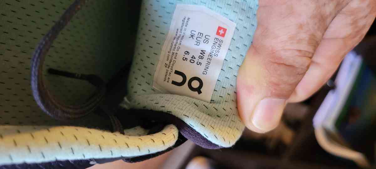 womens on cloud running shoes size 8 5 - Morgan Hill, California - FleaMarketBay