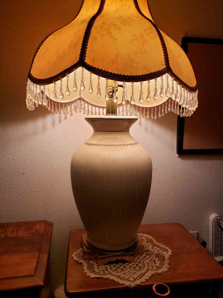 a set of gently used living room lamps - Leesville, Louisiana