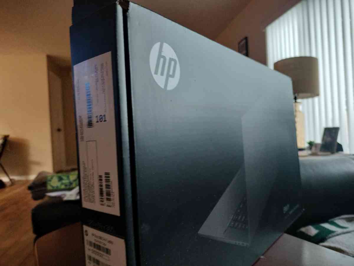 HP envy touchscreen laptop with AMD Ryzen 5 with Radeon grap - Deltona, Florida - FleaMarketBay