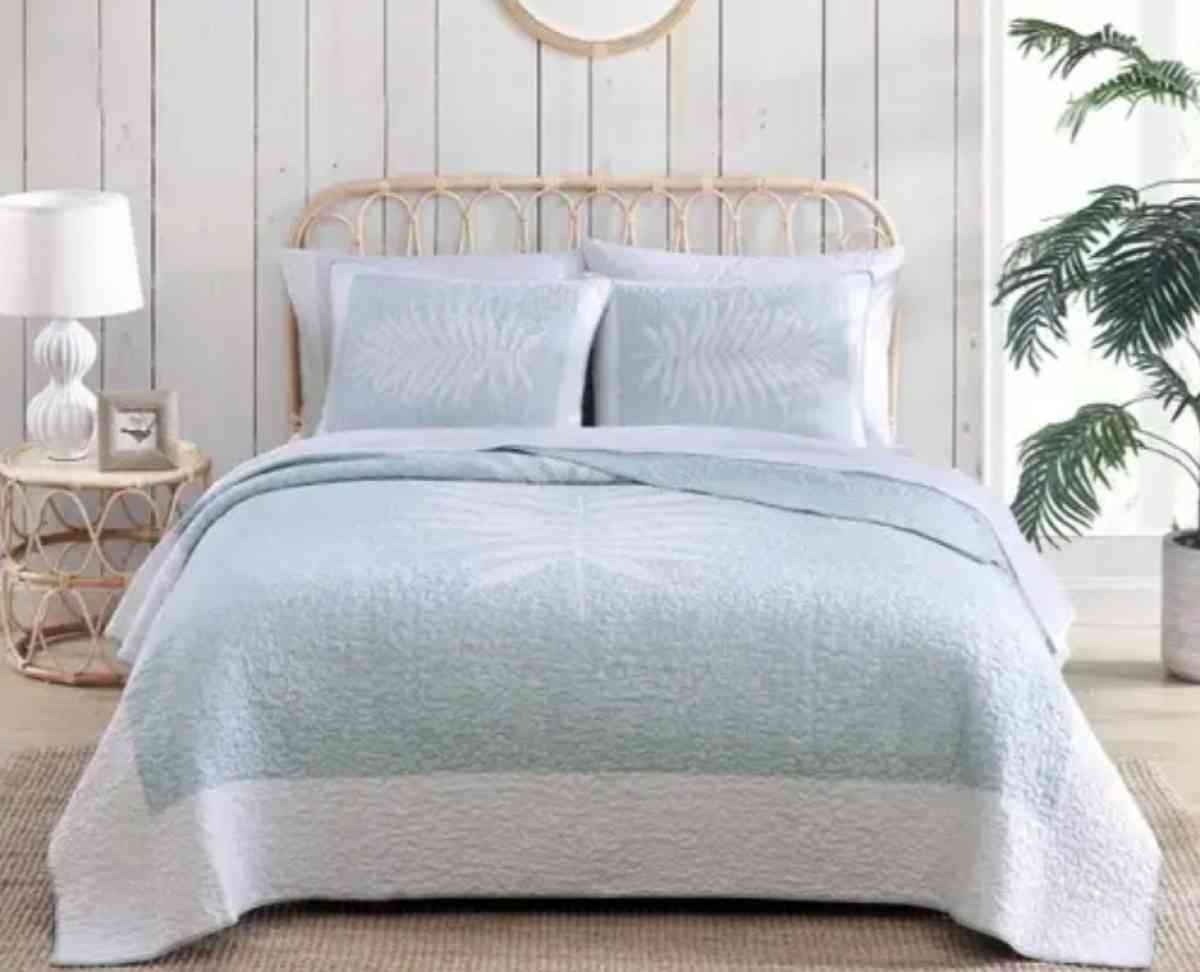 Tommy Bahama Field Of Fronds  Blue 100 Cotton Quilt  Shams - Austin, Texas