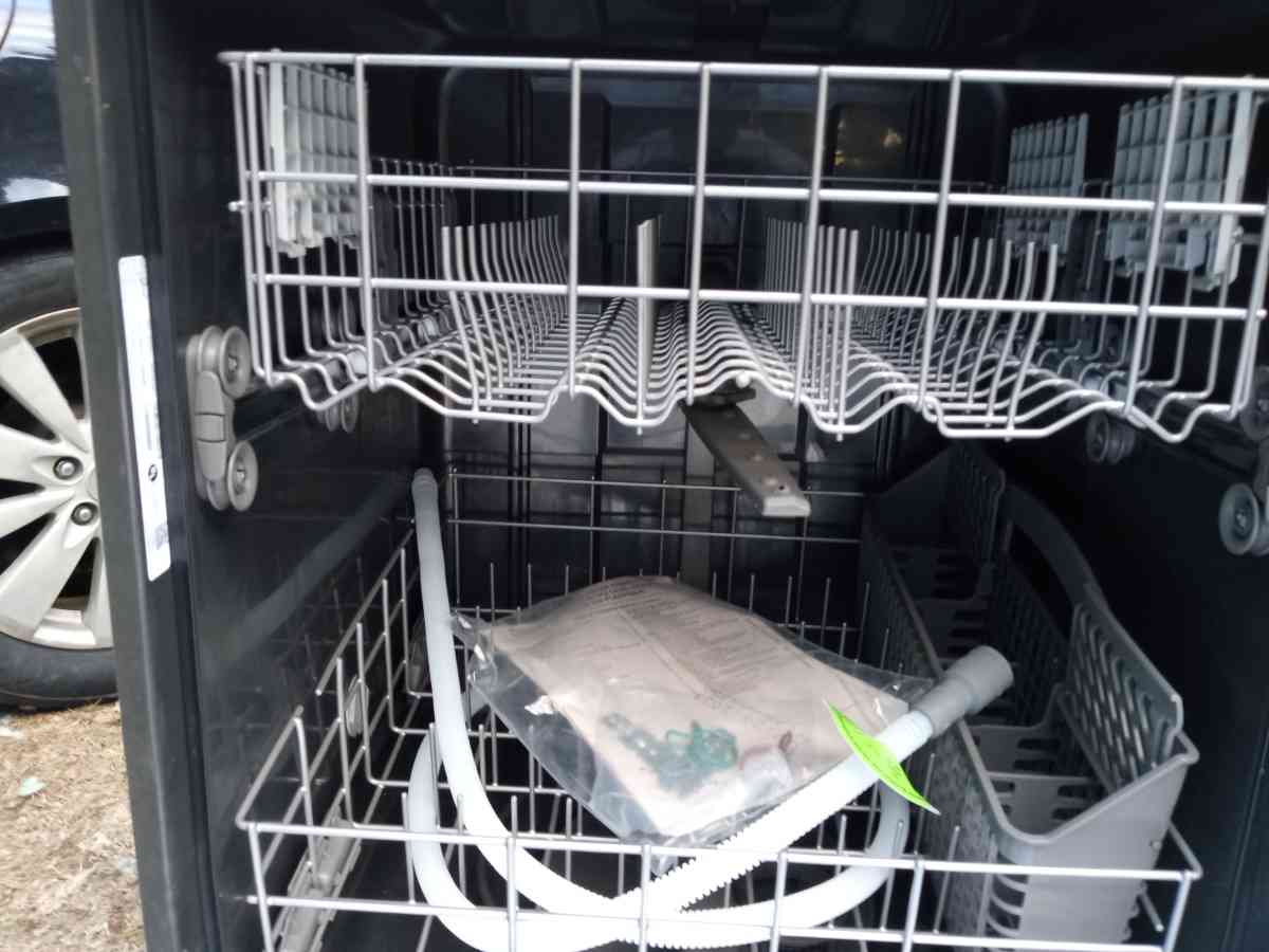 New Whirlpool Dishwasher - Greenville, North Carolina - FleaMarketBay