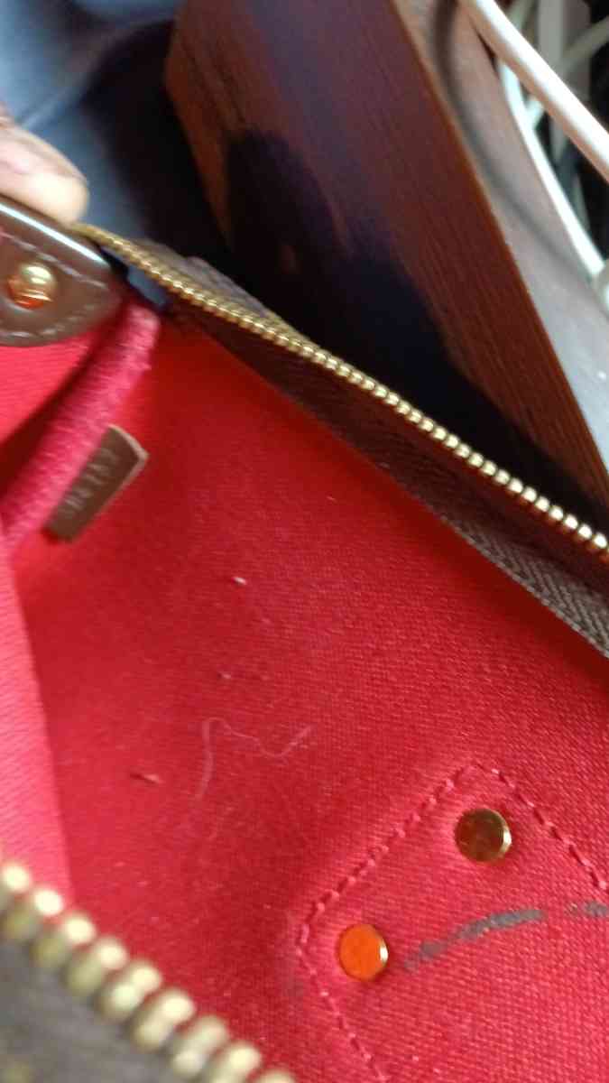 Louis Vuitton pochette authentic - Orange, California - FleaMarketBay