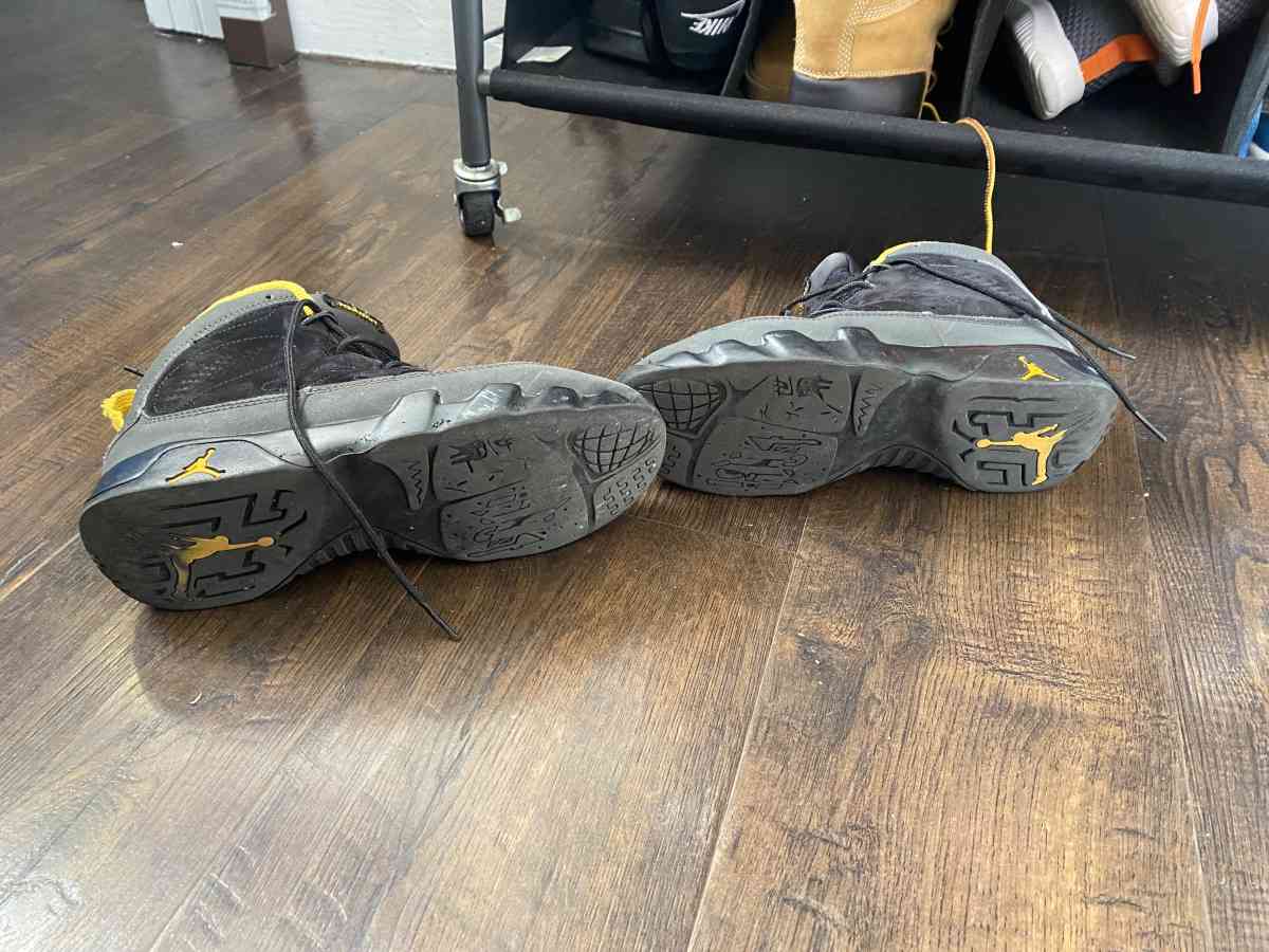 Jordan 9 dark charcoal - Jersey City, New Jersey - FleaMarketBay